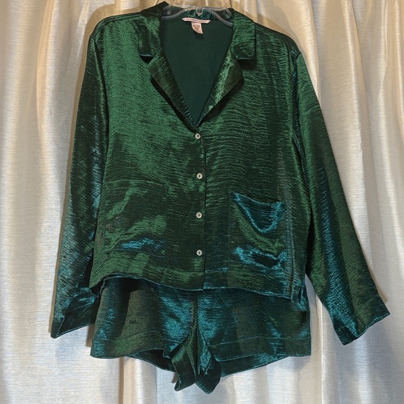 Victoria's Secret Glazed Satin Pajama Set Emerald Green L Long Sleeve SHORTS - Picture 3 of 9